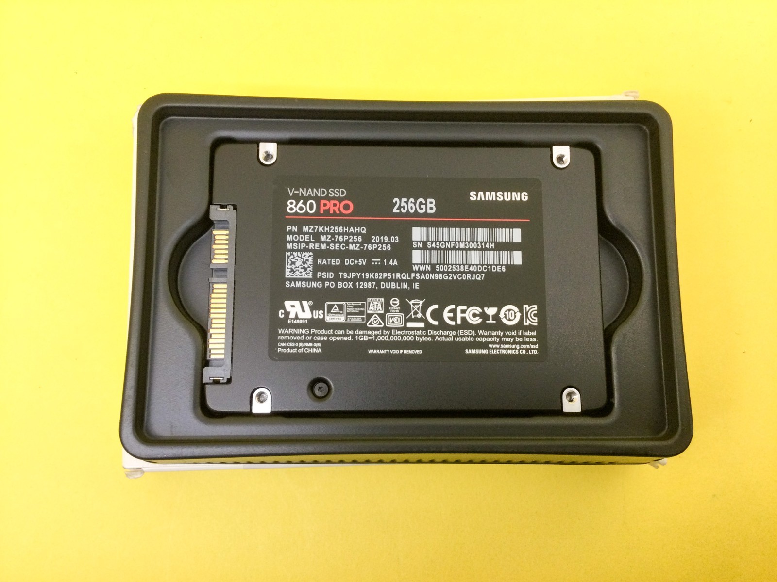 Samsung 860 Pro Series 256GB 2.5 inch SATA3 SSD MZ-76P256E New