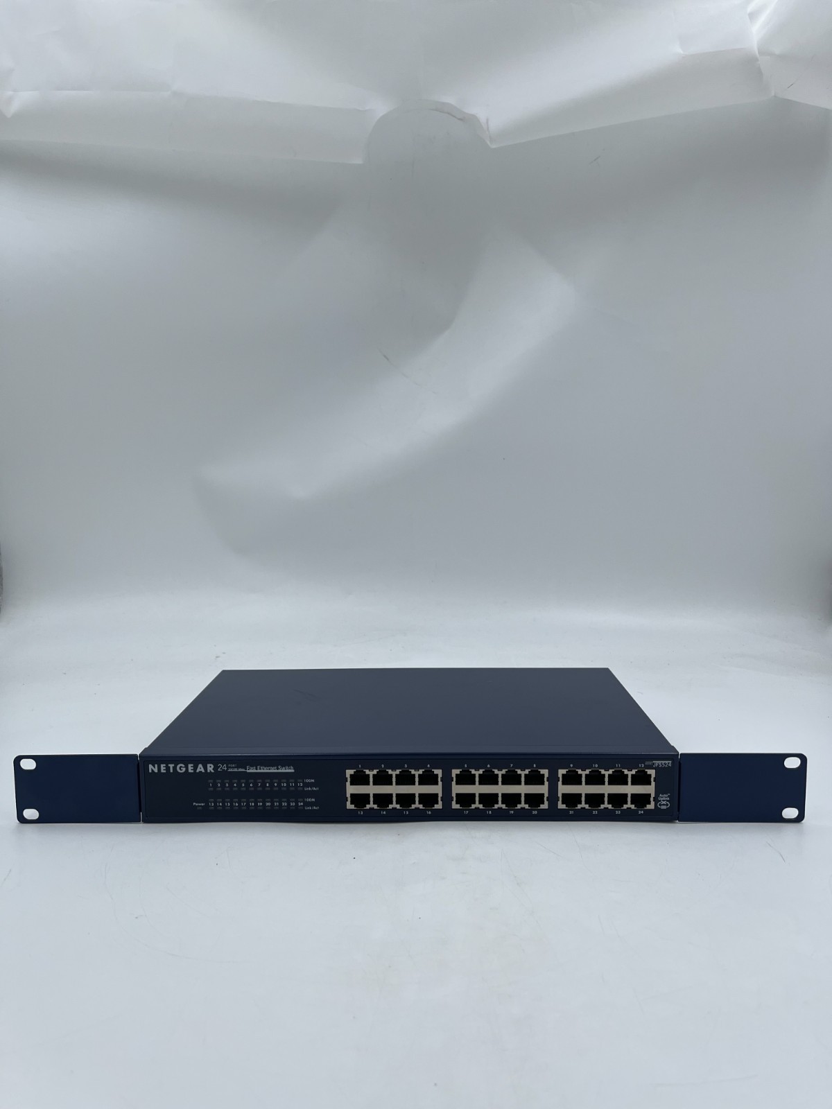 NetGear JFS524 24Port 10/100Mbps Fast Ethernet Switch