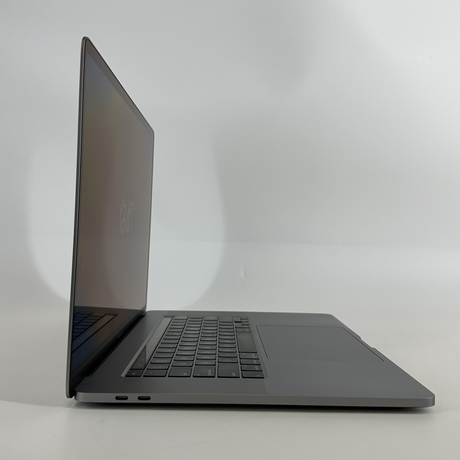 MacBook Pro 16 Touch Bar Space Gray 2019 2.3GHz i9 32GB 1TB SSD Radeon Pro 5500M