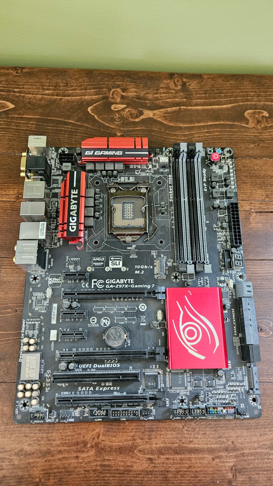 Gigabyte GA-Z97X-Gaming 7 Intel LGA 1150 Motherboard with I3 4 GEN no I/O shield