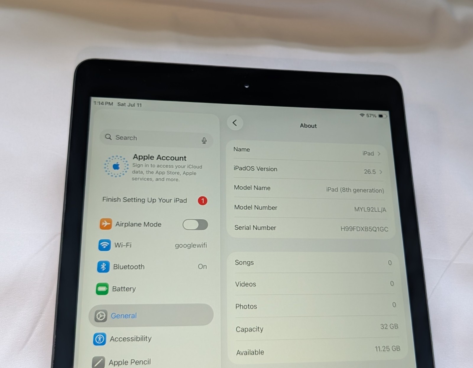 Excellent Condition GRAY APPLE iPad 8 8th GEN 32GB WIFI iOS26 QUICK SHIP