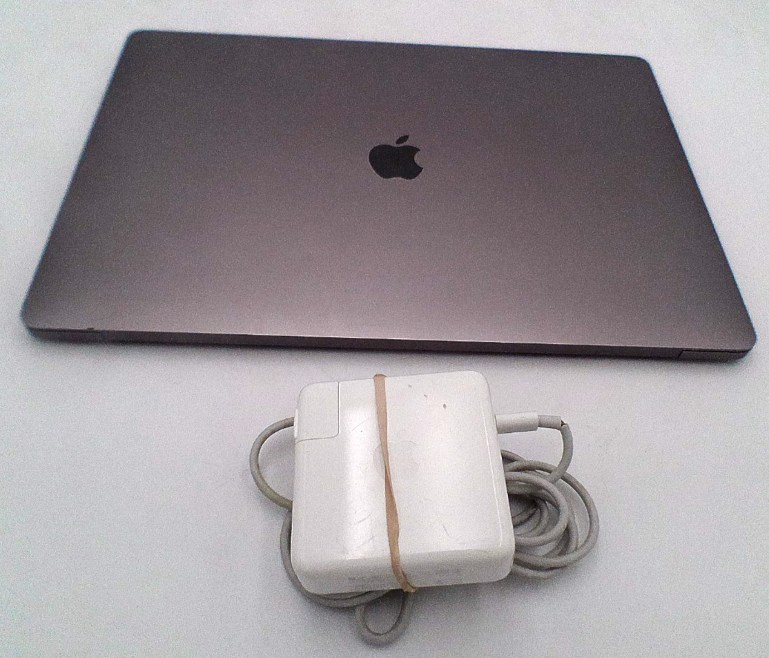 APPLE MACBOOK PRO A2141 16-INCH, 2019, i9-9980HK, 16GB, 1TB, 79% Battery