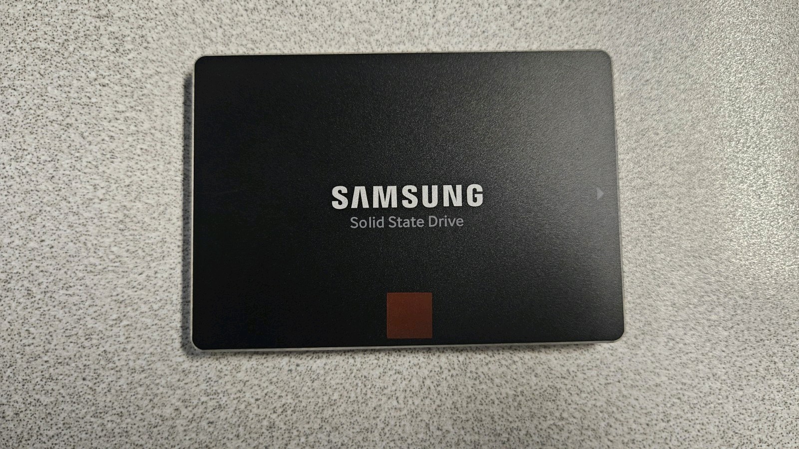 Samsung 850 PRO 512GB 2.5″ SATA Internal SSD MZ-7KE512 / MZ7KE512 Low hours 99%