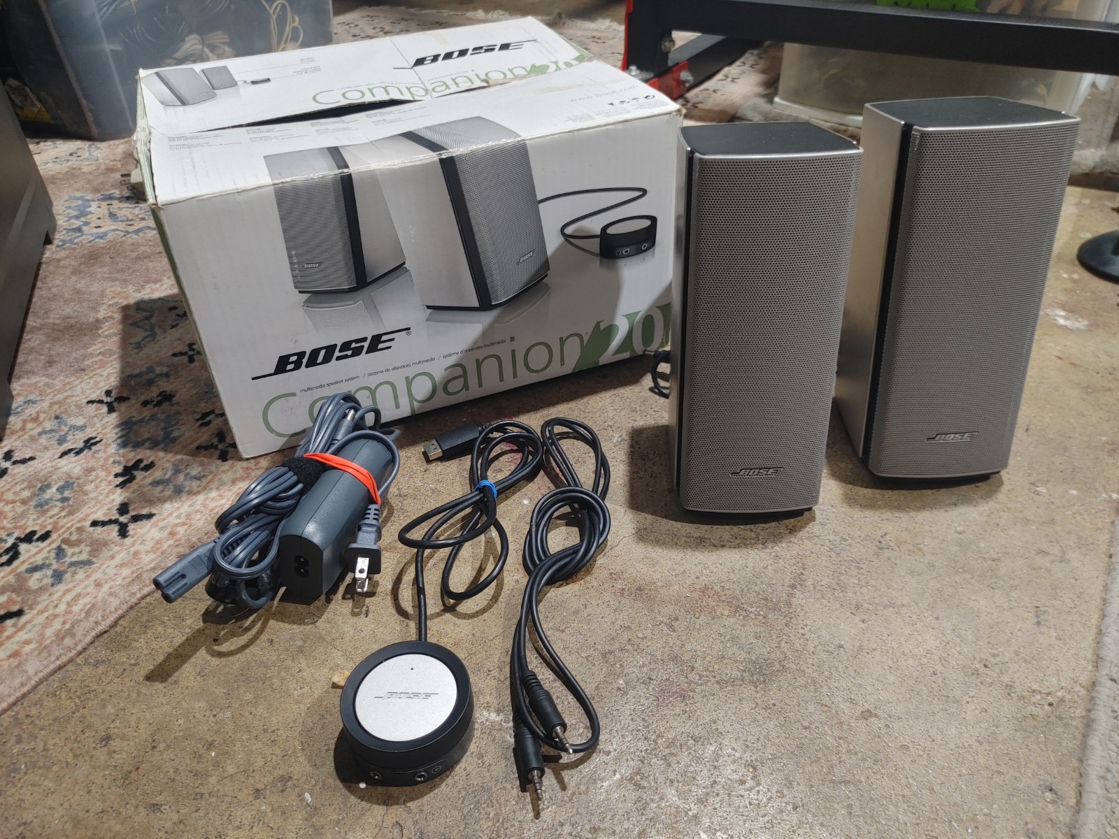 Bose Companion 20 Multimedia Speaker System 2.0 Wired Silver MPN 329509-1300