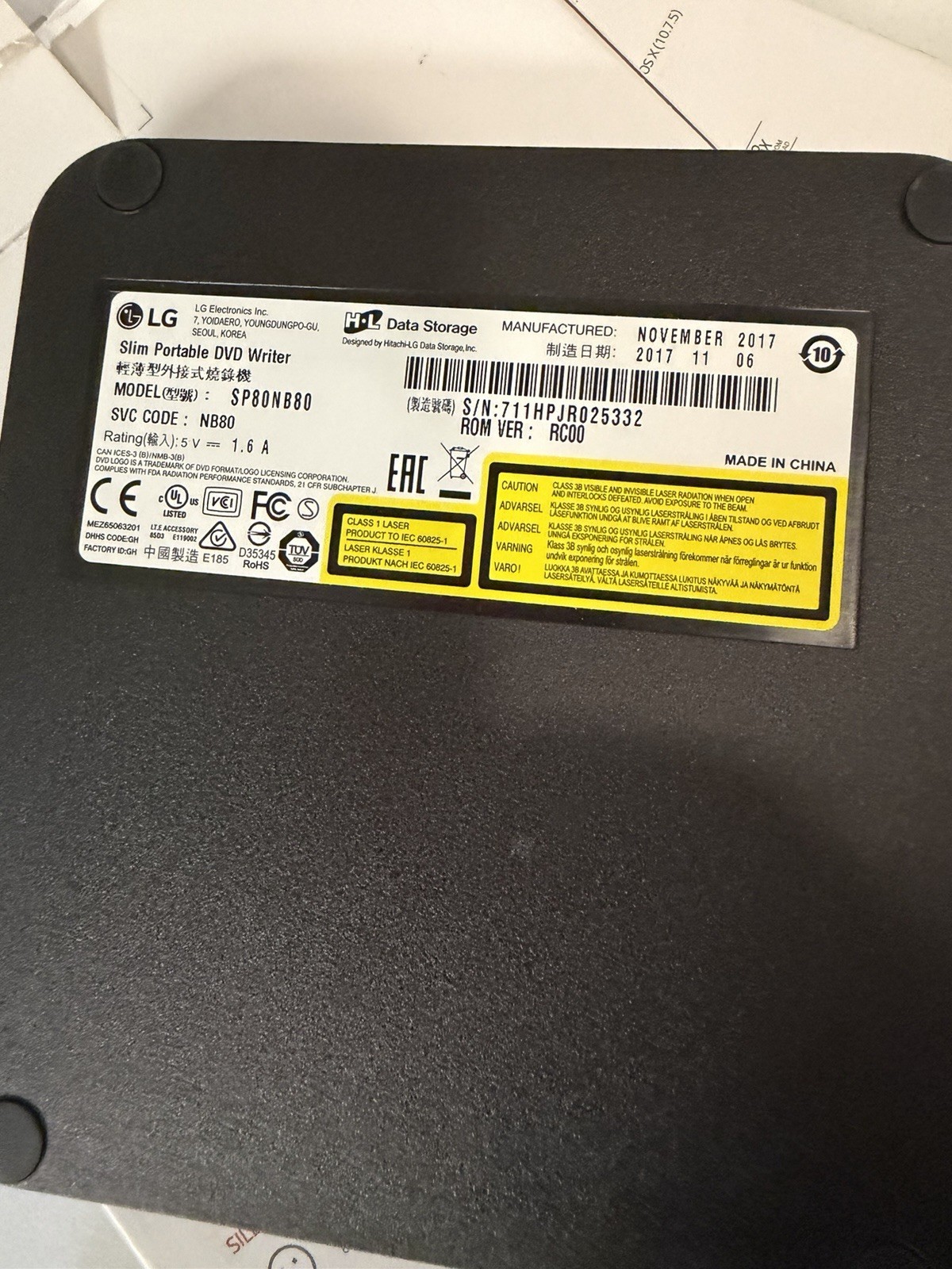 LG DVD Writer Ultra Slim Portable SP80NB80 External Drive MAC/WINDOWS