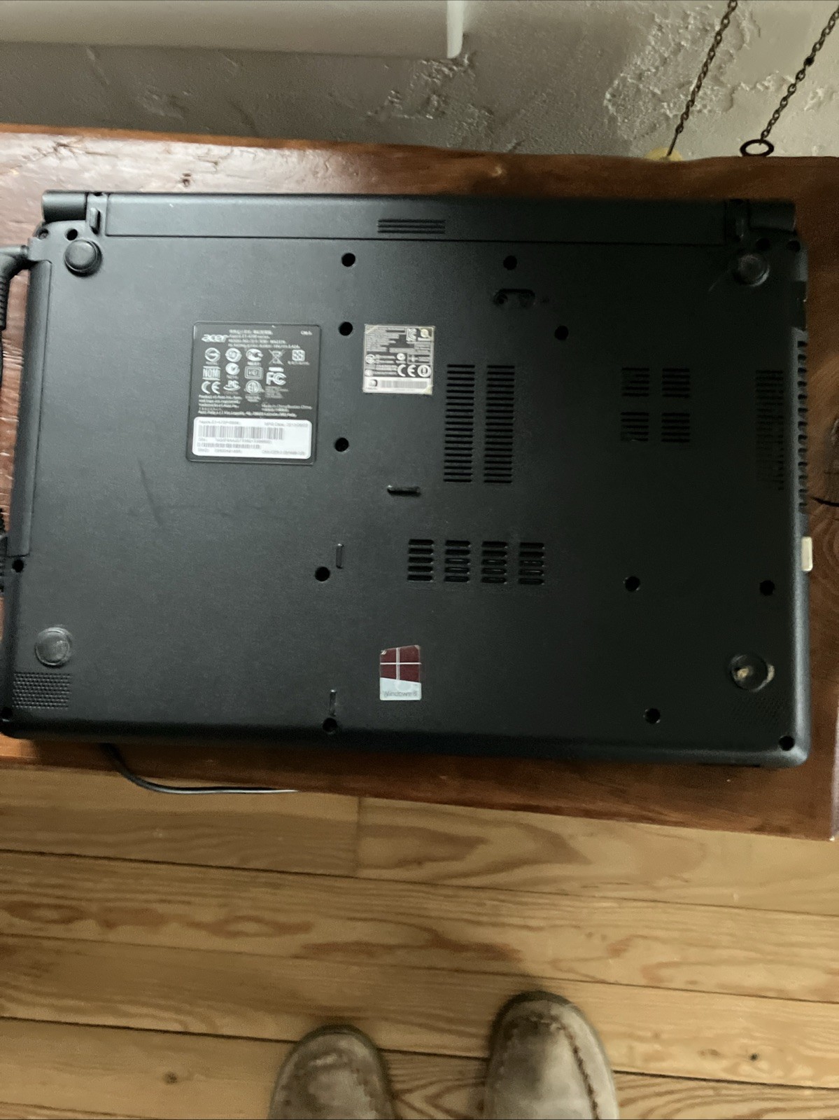 Acer Aspire E1-470P 14″ HD Touch Screen Laptop Intel Core i3 For Parts Or Repair
