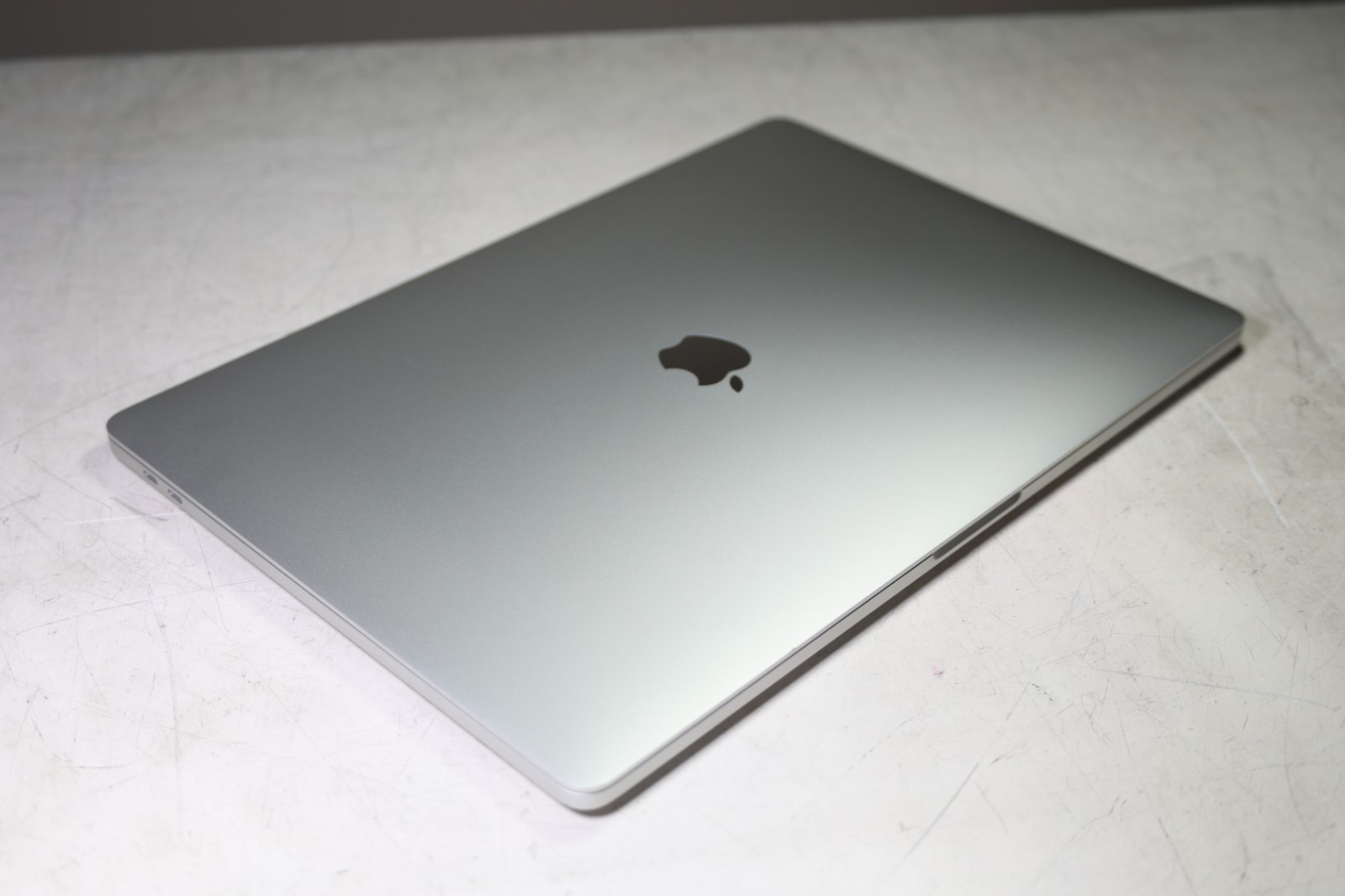 MacBook Pro (A2141) Intel Core i9-9980HK CPU 2.40GHz-16GB RAM-1TB SSD-Sonoma OS