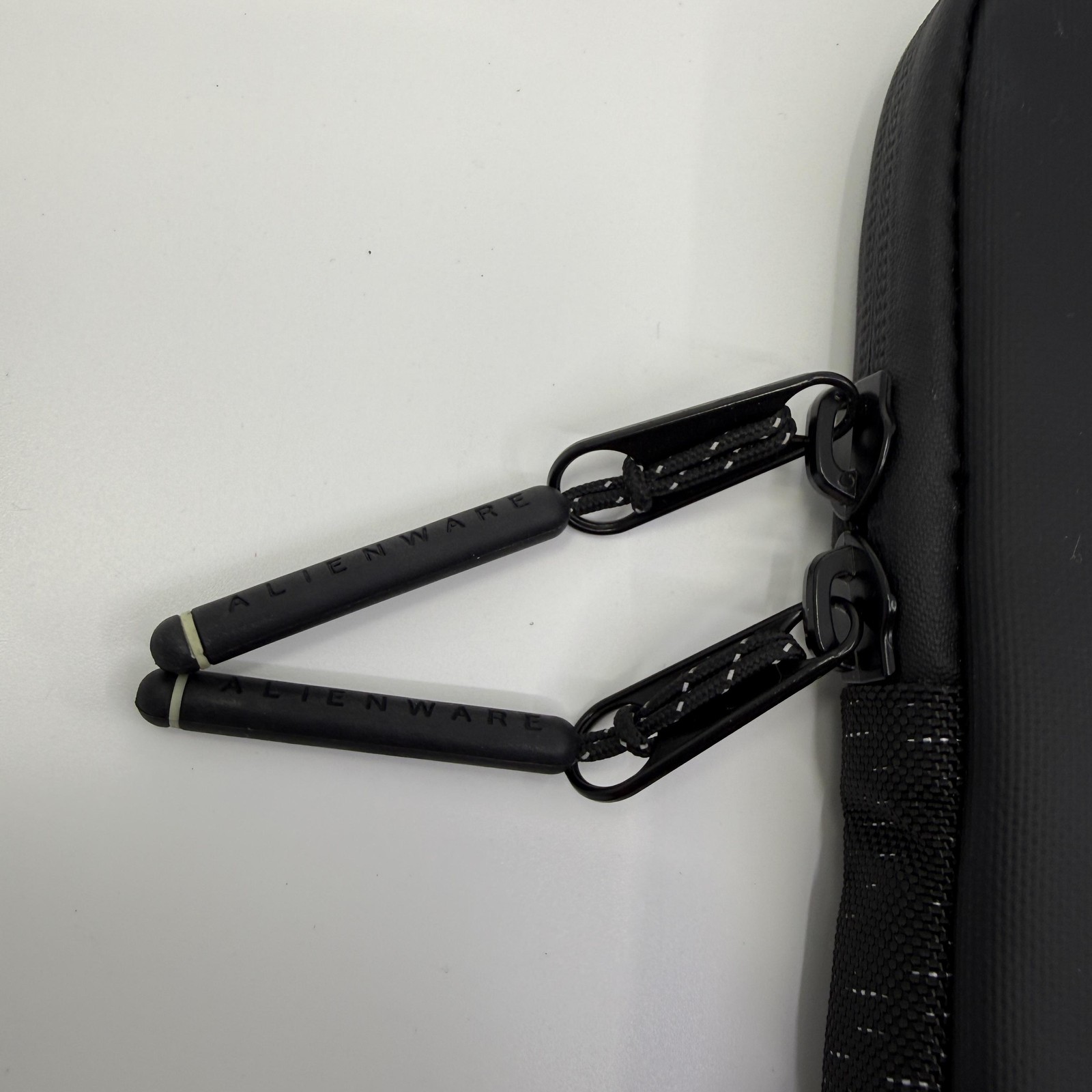 Alienware Laptop Sleeve Case Black Padded Zippered Handle AW1523 1280UK Gaming