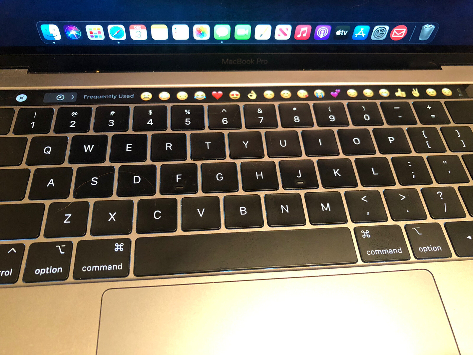 Apple. Macbook. Pro. 2018. 13 inch. Touch Bar. Space Gray. 2.3GHz. In Box.