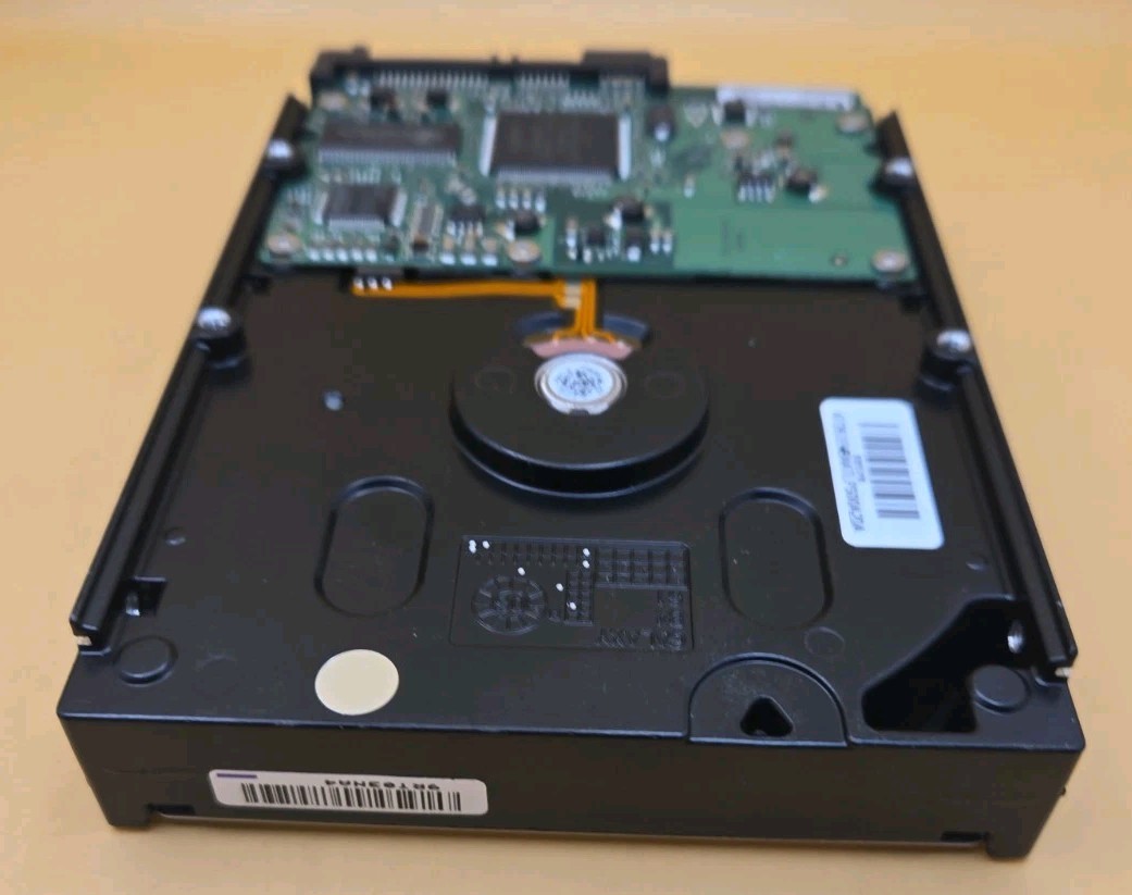 Seagate Barracuda 7200.10 250GB ST3250820AS 7200RPM PATA IDE 3.5″ HDD Hard Drive