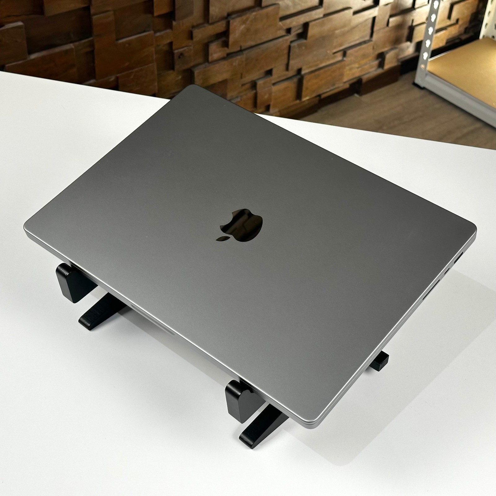 2021 MacBook Pro 16″ M1 Pro A2485 3.2 10CPU 16GPU MK1E3LLA Tahoe 2025 + WARRANTY