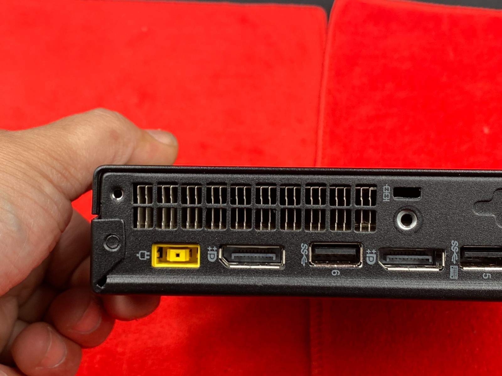 LENOVO THINKCENTRE M910q TINY i7-7700T 8GB RAM 250GB SSD WINDOWS 11 WiFi+CHARGER