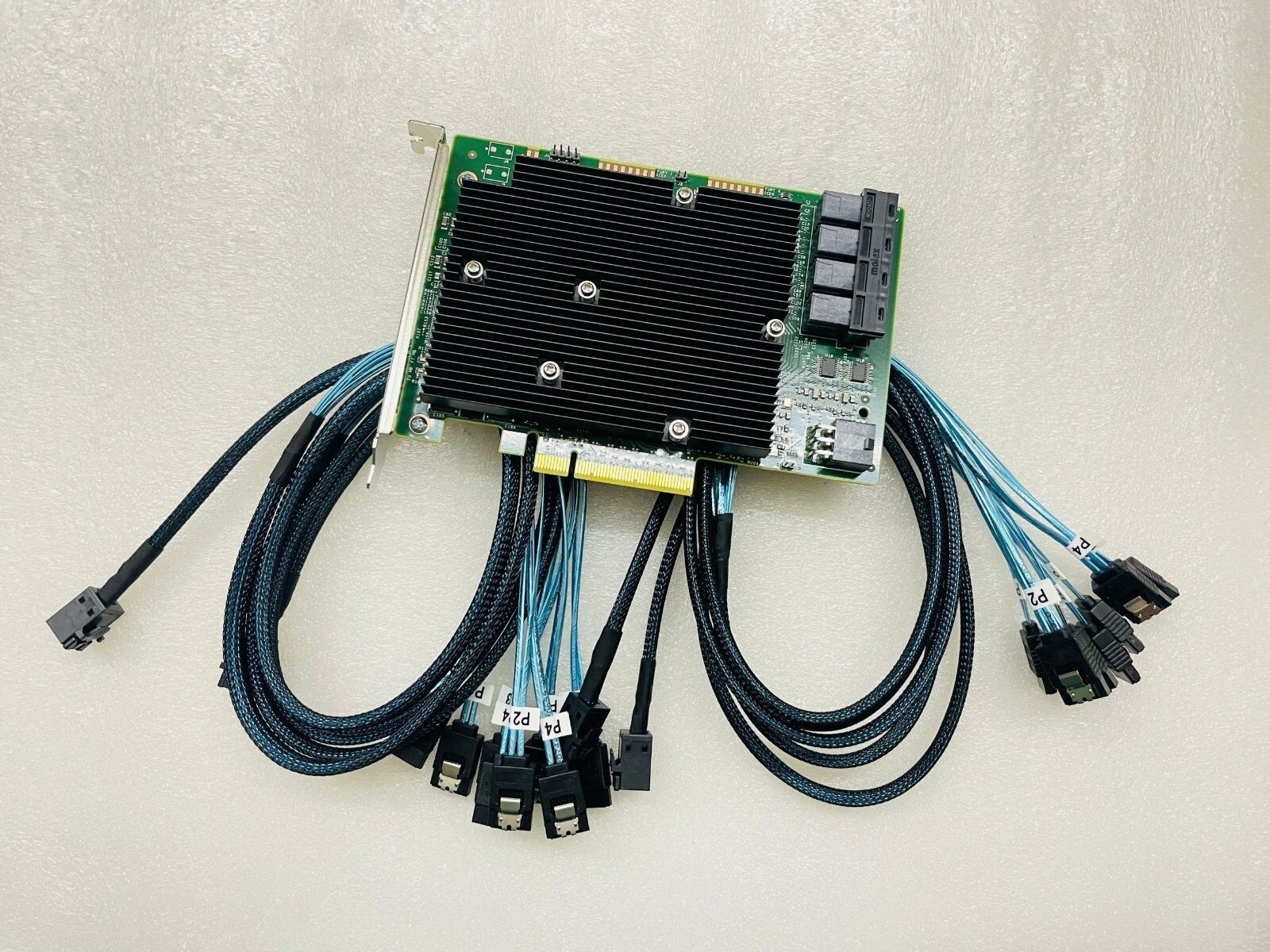 LSI SAS 9300-16I 12GB/S HBA BUS ADAPTER CARD IT Mode 4*SFF-8643 SATA Cable