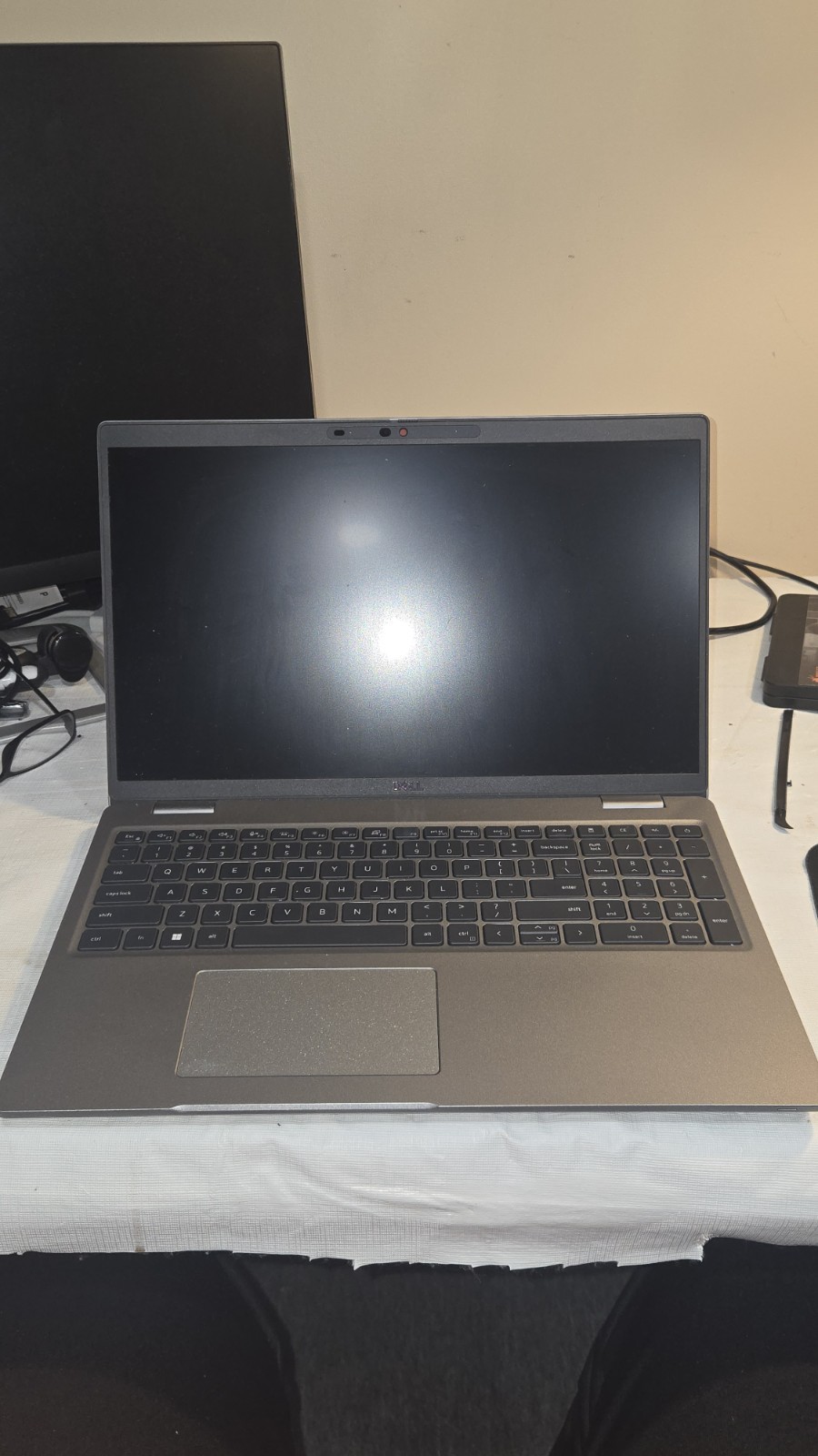 Dell Latitude 5521 15.6″ FHD i7 11th Gen 16GB RAM Gray +Chgr