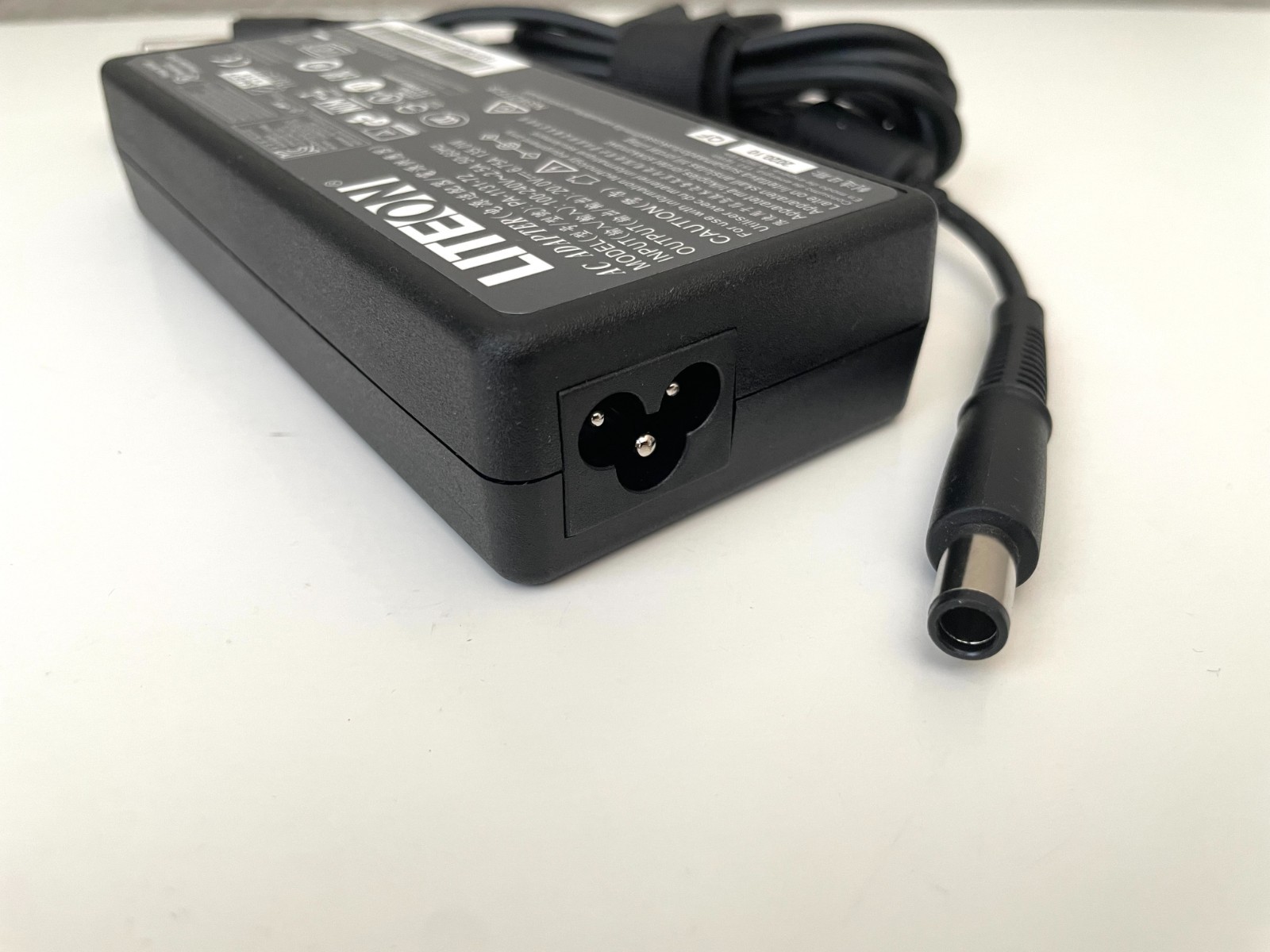 LITEON 135W 20V 6.75A PA-1131-72 For Thunderbolt 4 Dock 7.4mm * 5.0mm Charger