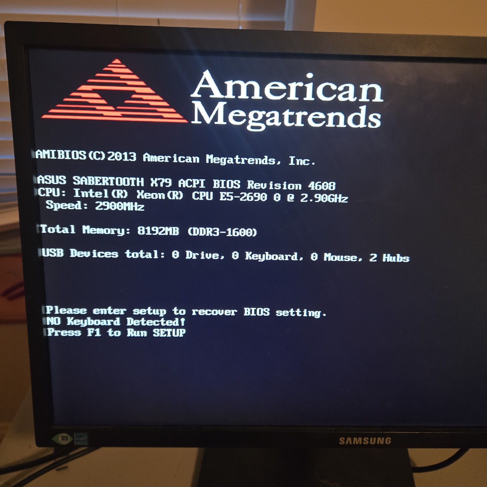 ASUS Sabertooth X79 TUF, ATX Socket R, Intel (SABERTOOTH X79) Motherboard