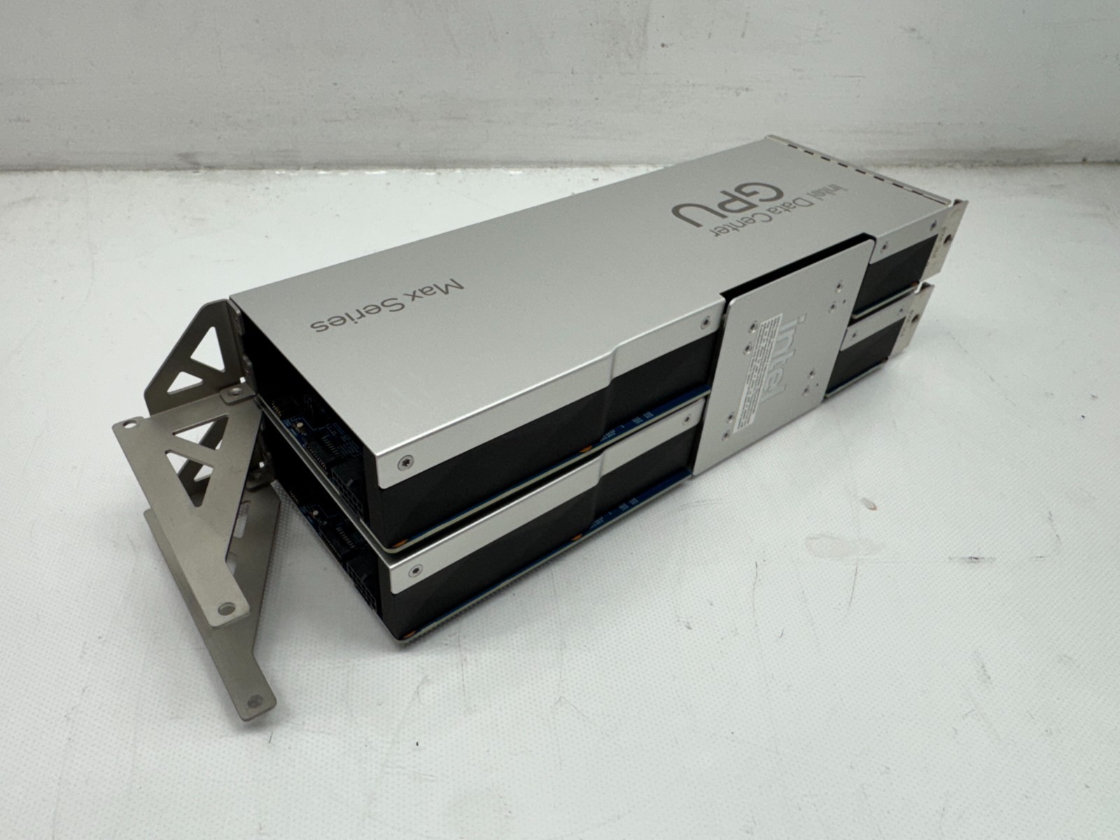 Dual Intel Data Center Max 1100 48GB HBM2e 300W PCIe5 x16 GPU W/brige M50151-308
