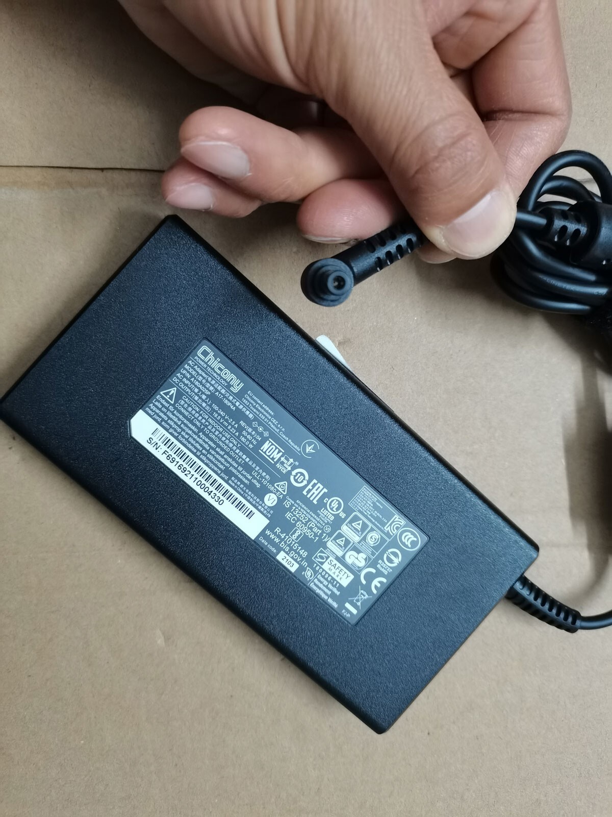 Genuine 180W ADP-180HB D for ASUS ROG G75VW G55VW G46VW G750JW G750JX AC Adapter
