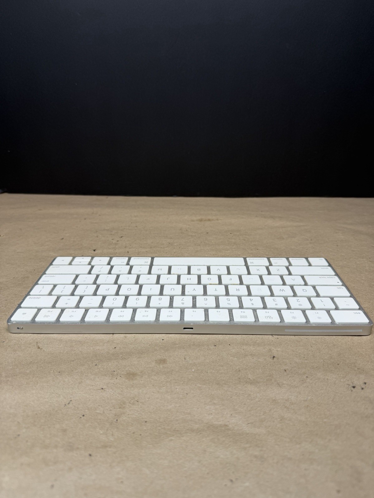 Apple A1644 Magic Keyboard Rechargeable Wireless Bluetooth Works Ships Fast!