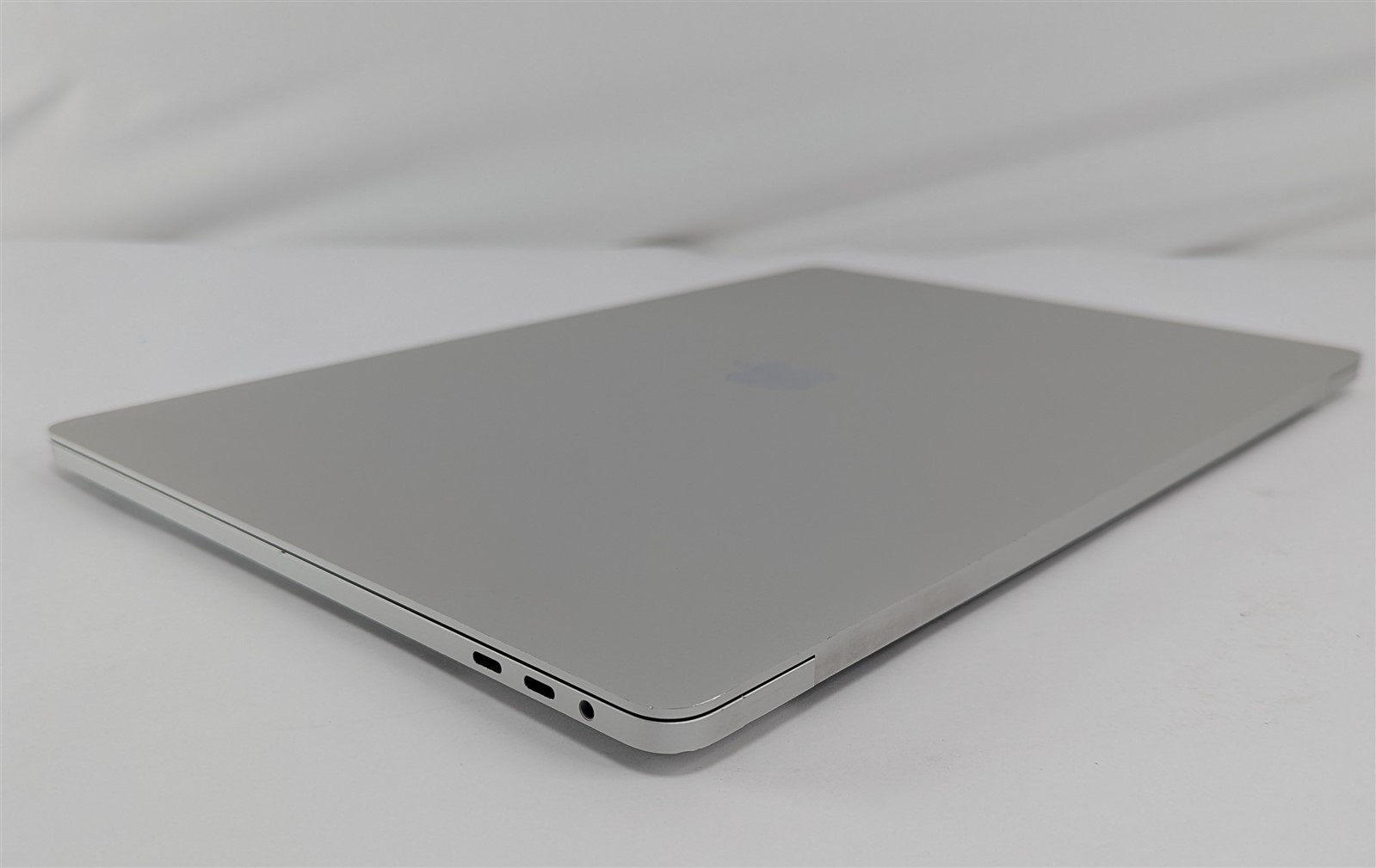 Apple MacBook Pro A2141 2019 16” i7-9750H 2.6GHz 16GB 500GB SSD Radeon 5500M