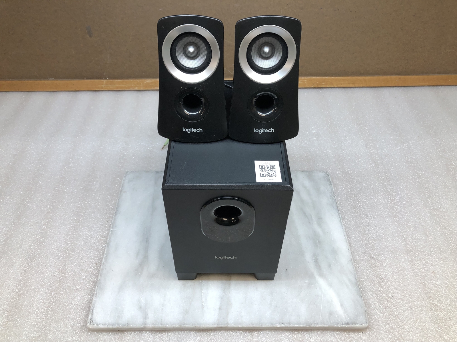 Logitech Z313 2.1 Multimedia Speaker System with Subwoofer & Wired Controller