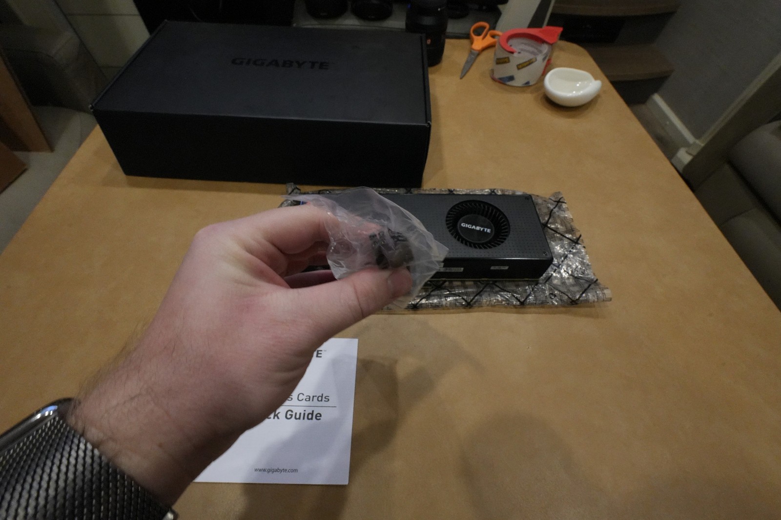 GIGABYTE AMD Radeon RX Vega 56 8GB HBM2 Graphics Card (GV-RXVEGA56-8GD-B)