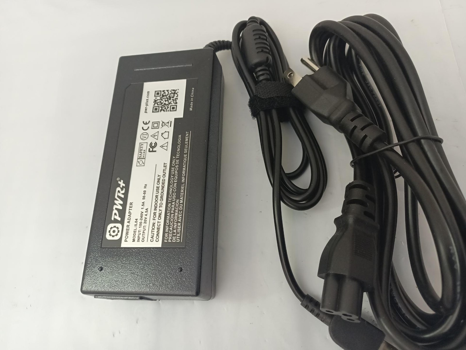 PWR+ POWER ADAPTER MODEL IL04, INPUT: 100-240V 1.5A 50-60HZ OUTPUT: 20V 4.5A