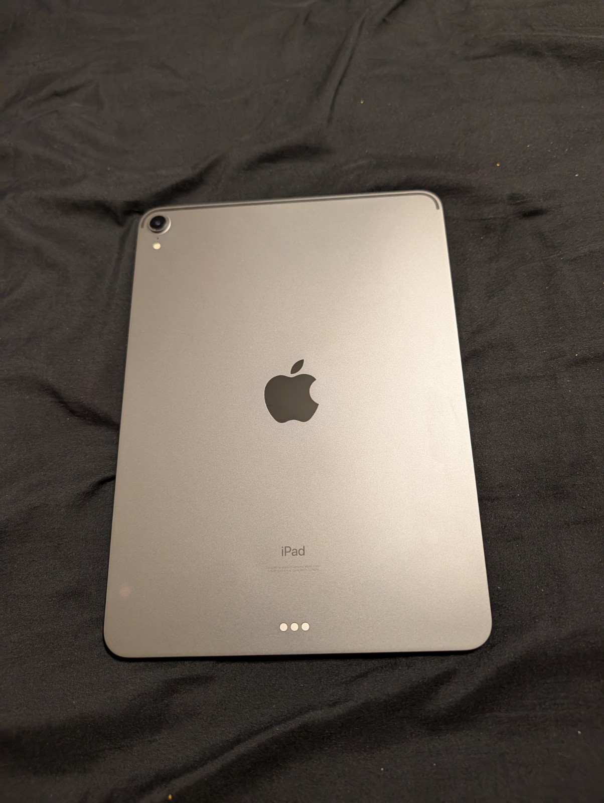 Apple iPad Pro 11″ 256GB Gray Wifi Only Model: MTXQ2LL/A