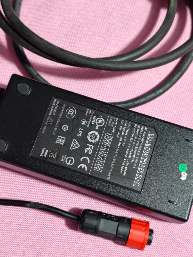 Edac Edacpower Elec. EA10951E-190 19.0V 4.73A 90.0W Power Supply Adapter Charger
