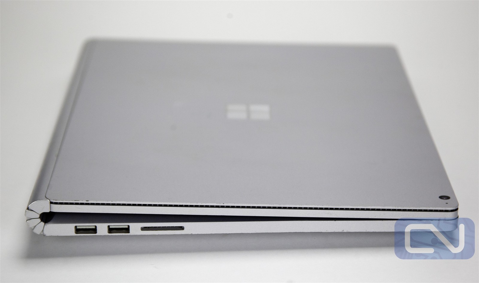 (Poor Battery) Microsoft Surface Book 2 15″ i7-8650U 16GB 1TB SSD GTX 1060 Win10