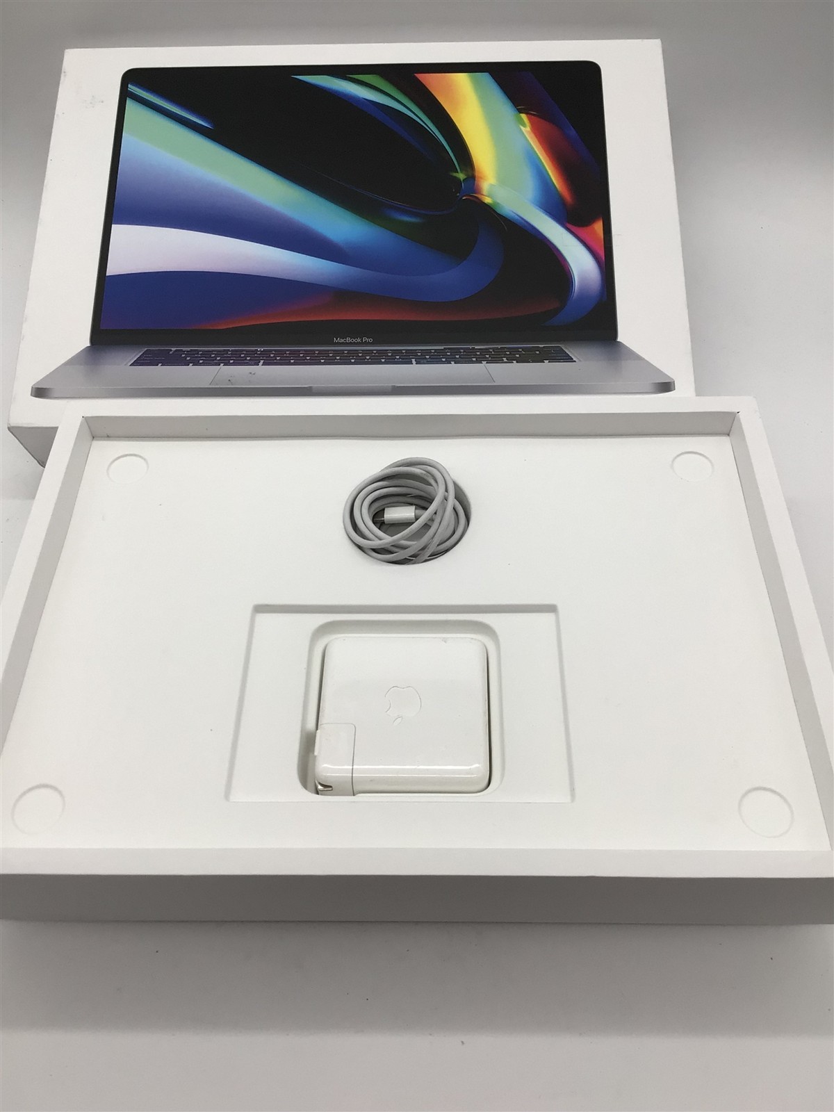 Apple Macbook Pro 16″ A2141 i7-9750H 2.60GHz/32GB RAM/512GB NVMe