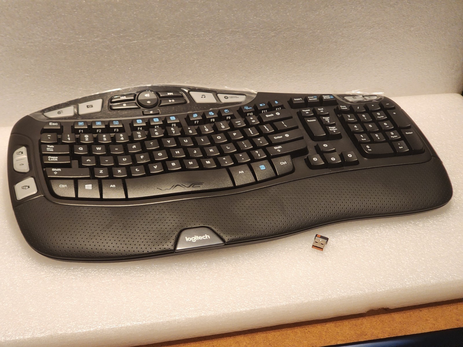 Logitech K350 Comfort Wave Wireless Keyboard Y-R0053 W/Receiver 820-002546
