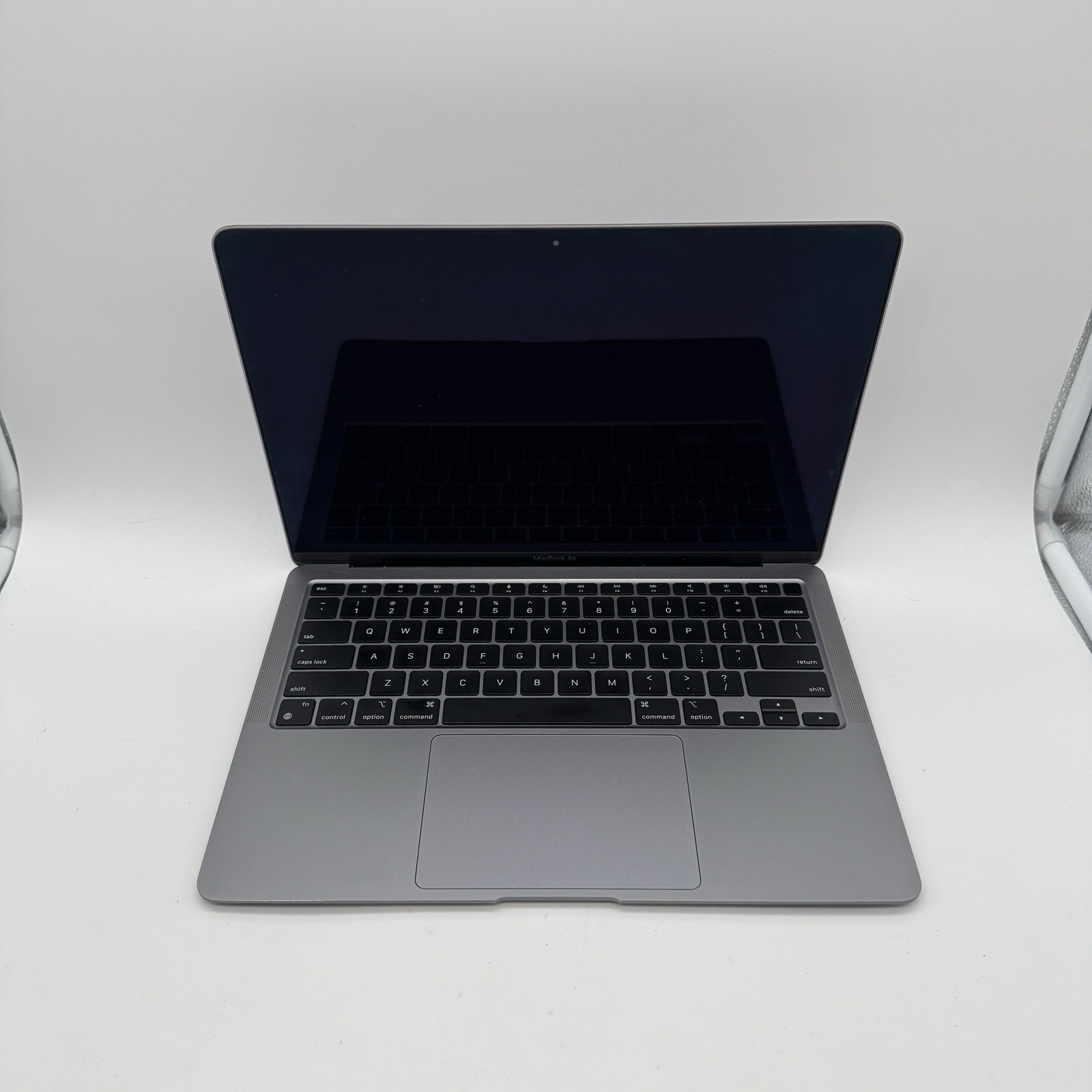 Apple MacBook Air M1 2020 13″ (A2337) | M1 8-Core 3.20GHz | 8GB RAM | 512GB SSD