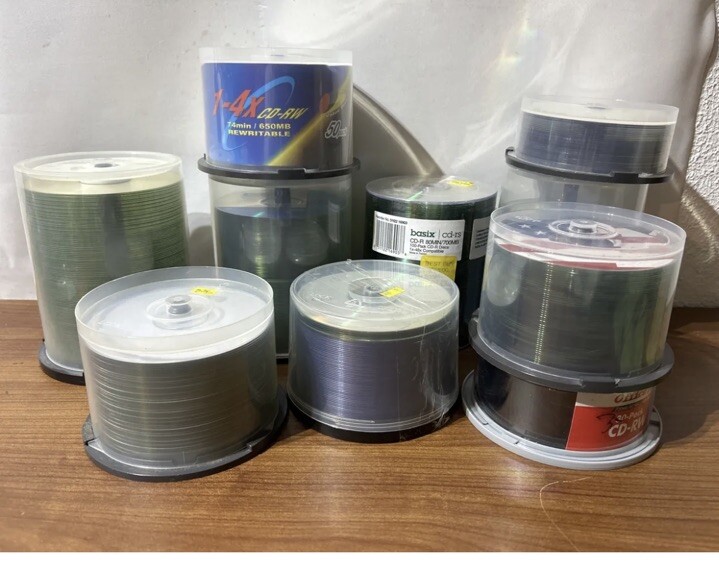 10 Single Random CD-R 700mb 80 Minutes Discs New Blank- 10 DISC ONLY