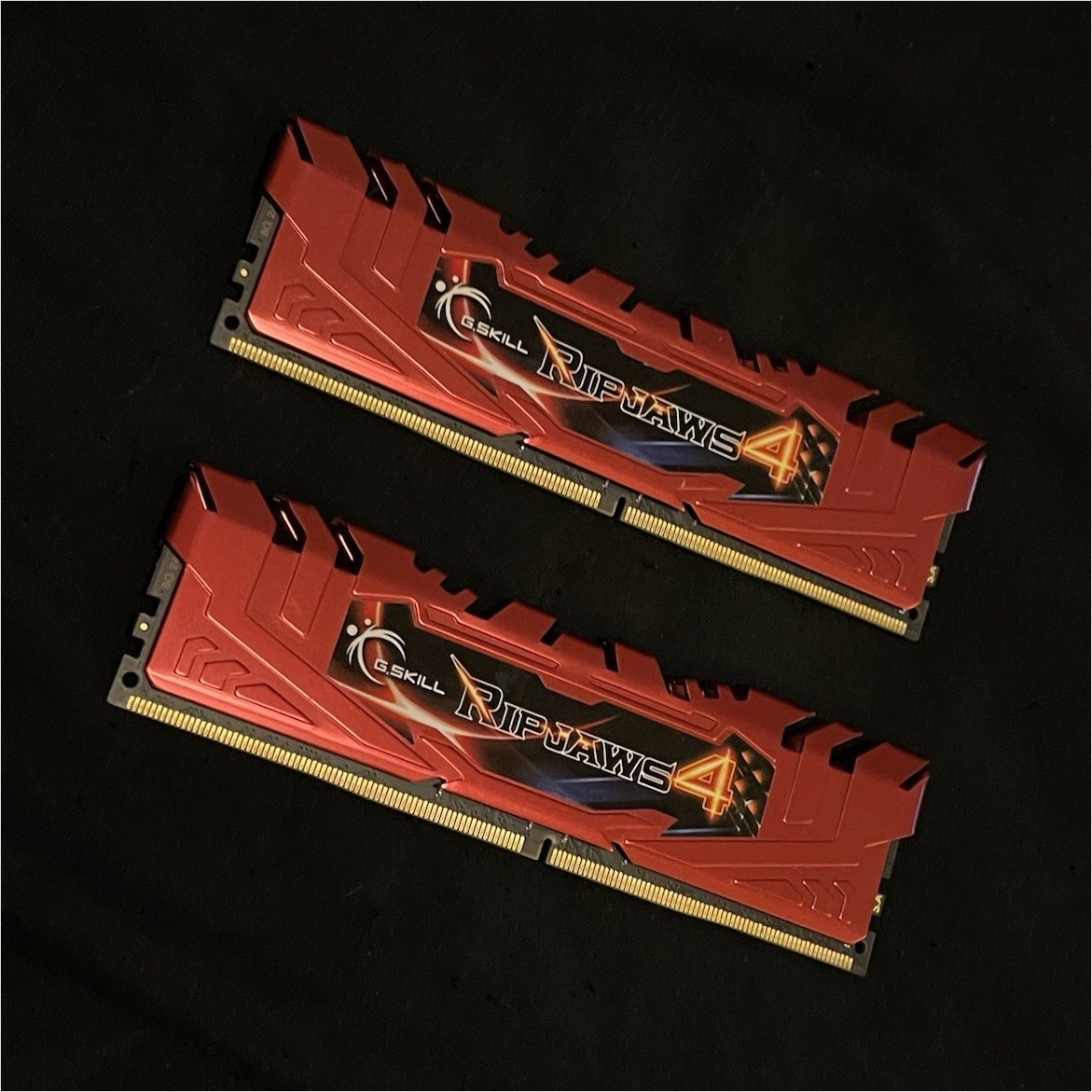 G.SKILL Ripjaws 4 DDR4-2400 16GB (2x8GB) DIMM Intel XMP 2.0 F4-2400C15D-16GRR