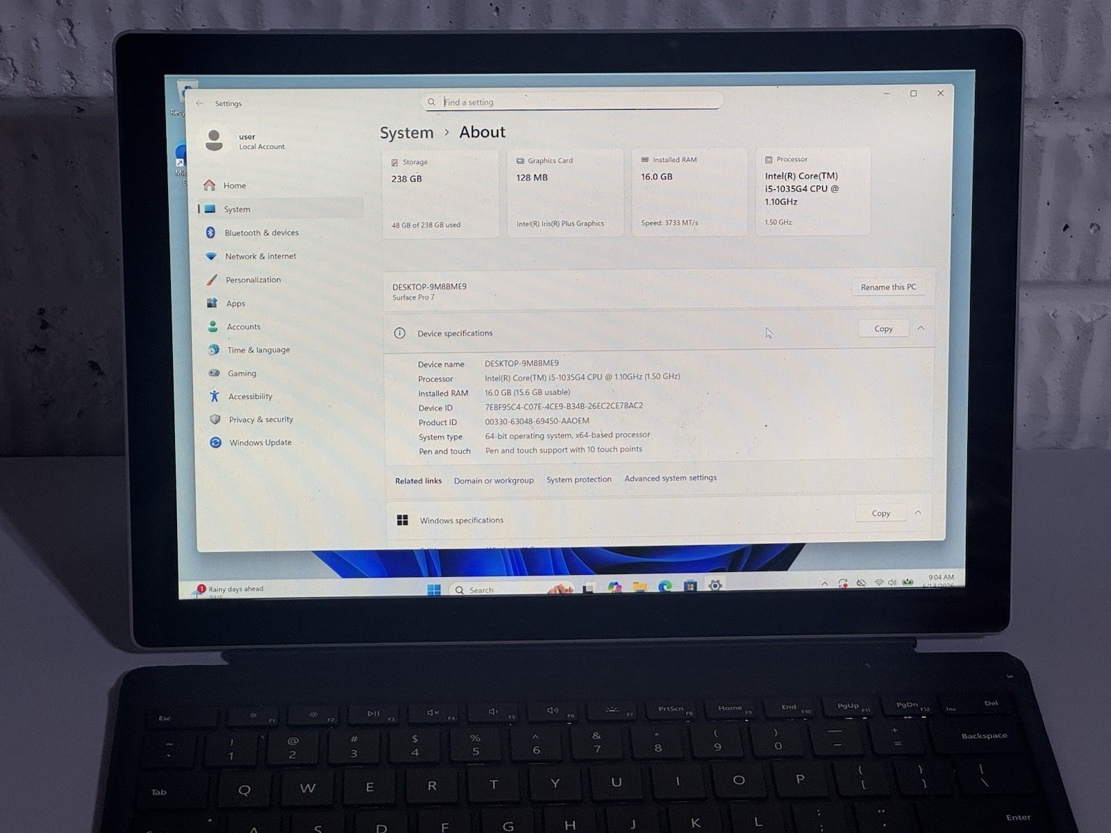Microsoft Surface Pro 7 i5/16GB/256GB – Display Issue – AS/IS – PARTS & REPAIR