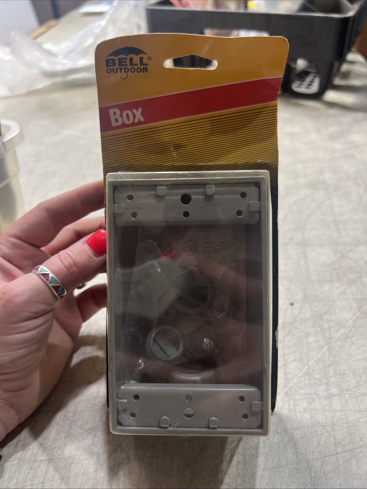 Bell Single Gang 1/2 In. 3-Outlet Gray Aluminum Weatherproof Outdoor Outlet Box