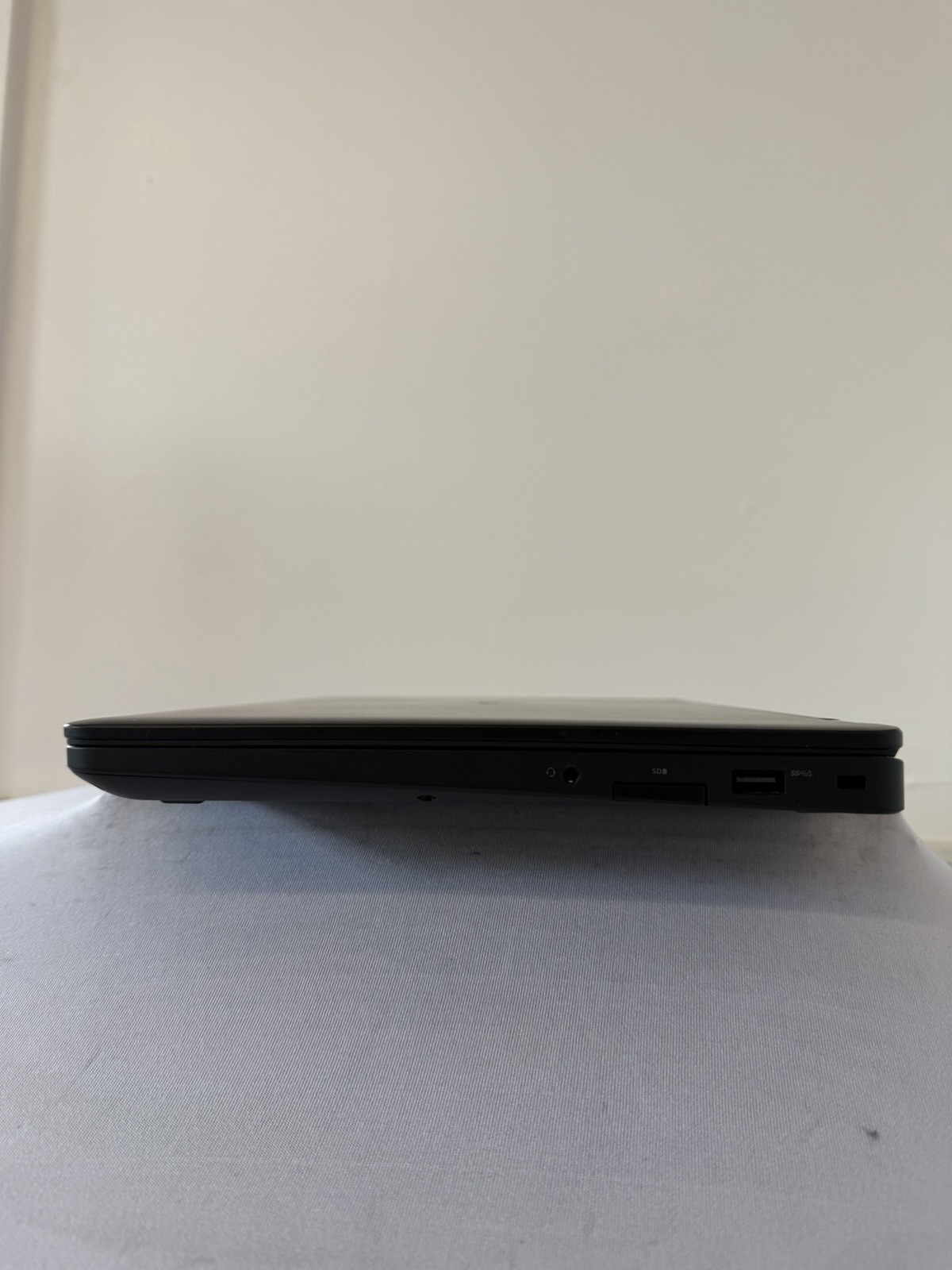 Dell Latitude E5470 Laptop – Good Screen – Intel i5-6300U – RAM 8GB – Read Des
