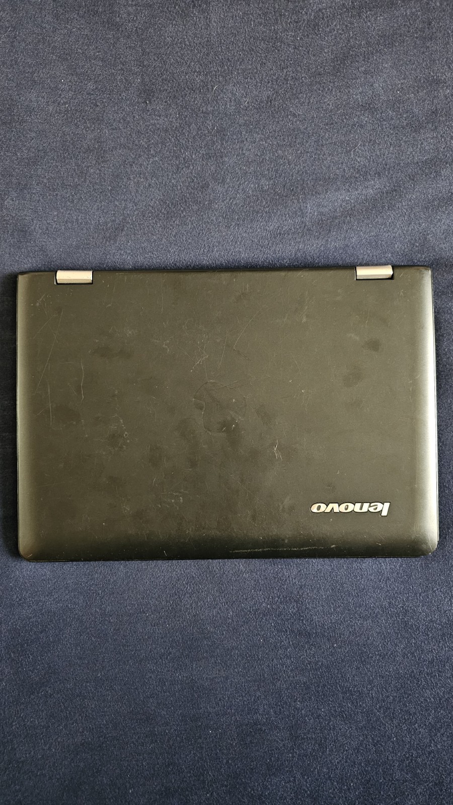 Lenovo Flex 3 11.6in screen, 4gb Ram, 300gb HDD, Battery Works, Connects To Wifi