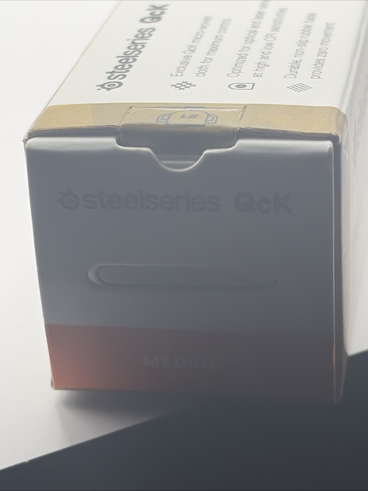 SteelSeries QcK Cloth Gaming Mouse Pad – Medium (12.6 in × 10.6 in) Non-Slip