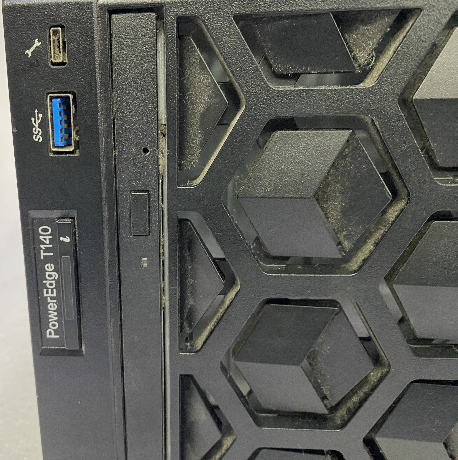 Dell PowerEdge T140 Xeon E-2124 3.3GHz 16GB RAM NO HDD NO OS Good