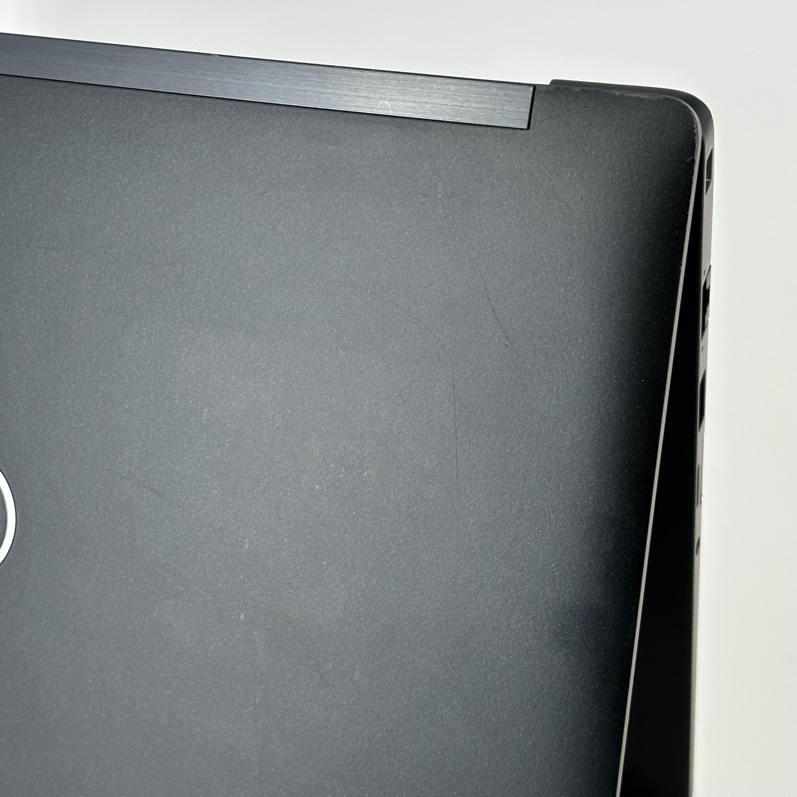 Dell Latitude 7390 13.3 Black FHD i5-8250U 1.60GHz 16GB RAM 256GB SSD Good