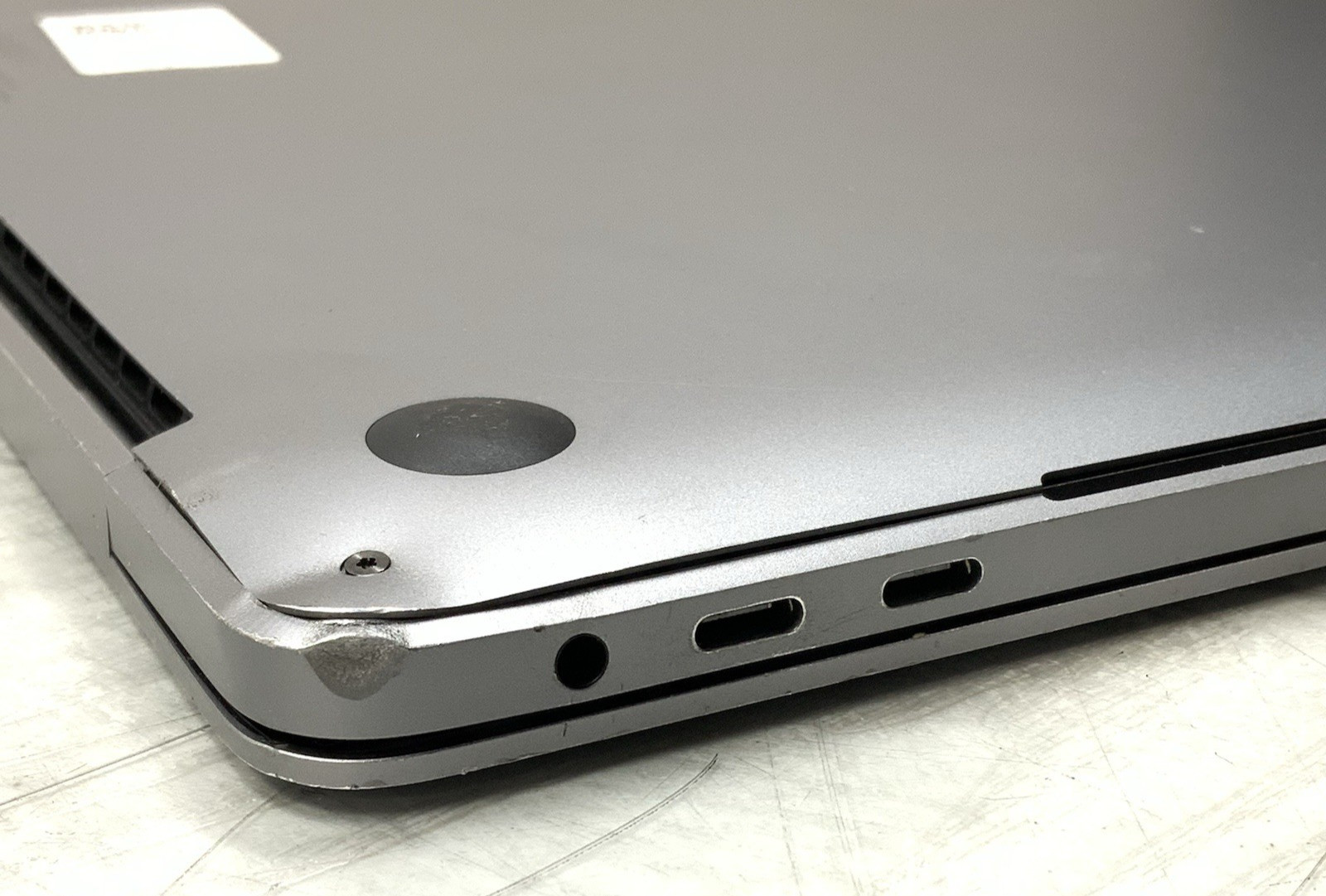 Apple Macbook Pro A2141 Intel i7-9750H 2.6GHz 512GB 16GB DDR4 Radeon Pro 5300M