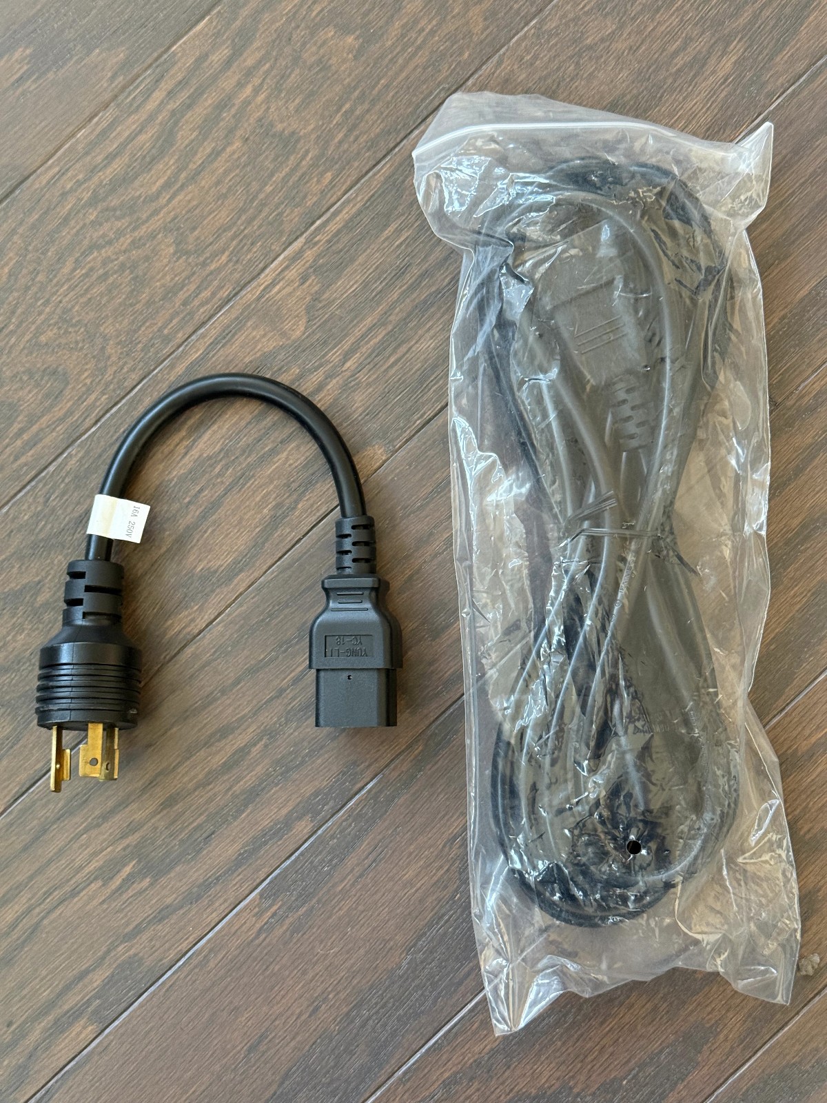 Tripp Lite PDUMH20HV – 1U 200-240V 20A Metered PDU – 8 C13, 2 C19 Outlets