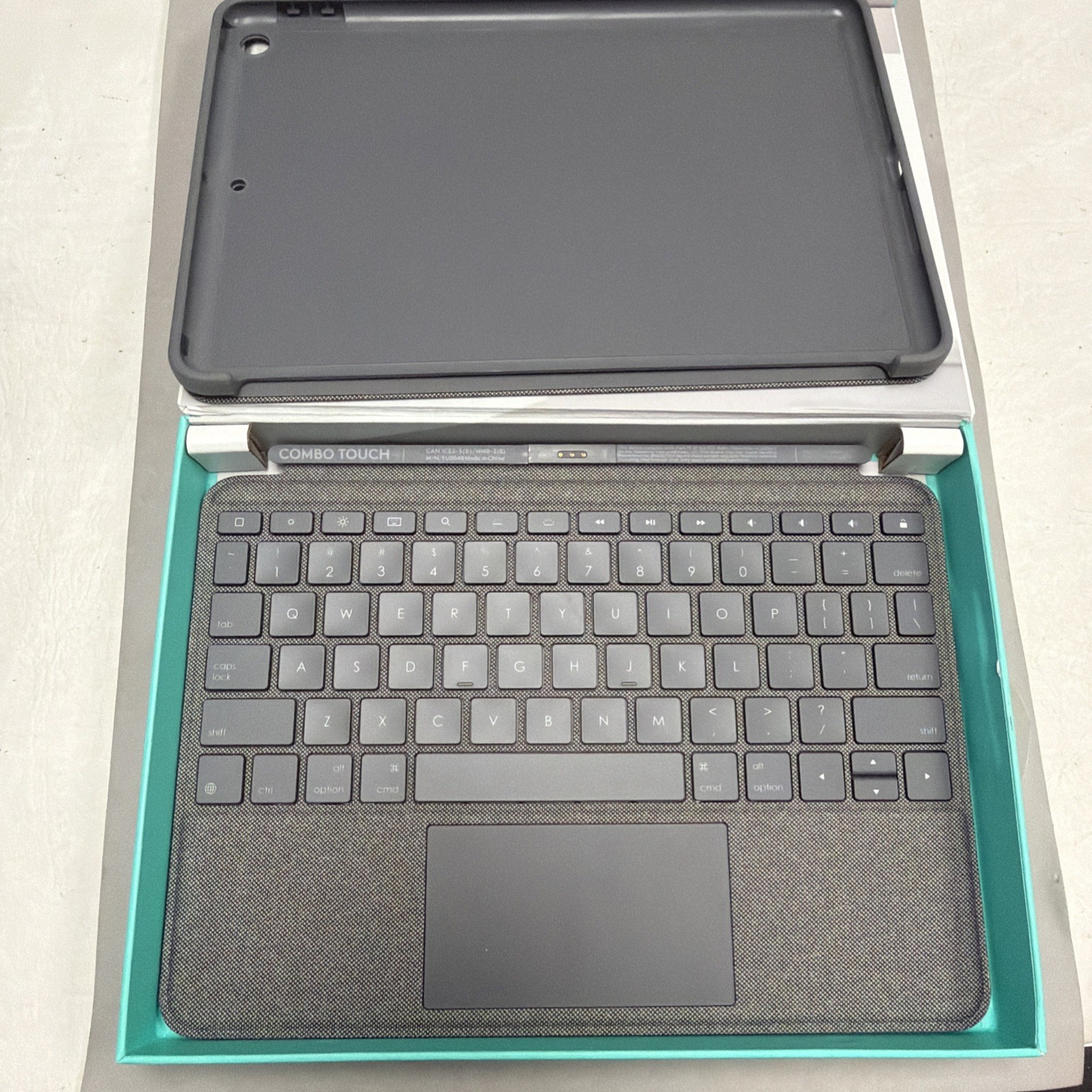 Logitech Combo Touch Keyboard Case FOR iPad