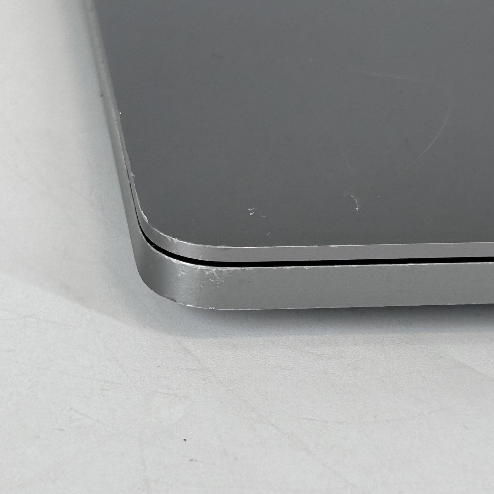 MacBook Pro 16 Touch Bar Space Gray 2019 2.3GHz i9 16GB 1TB SSD Radeon Pro 5500M