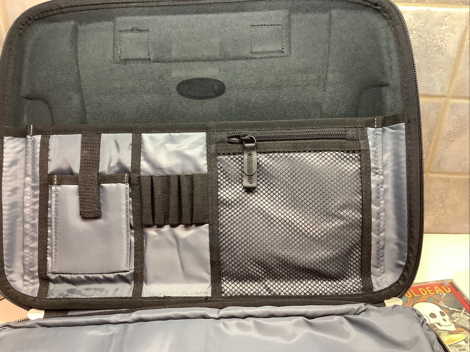 Samsonite 3023 Black Striped Shoulder Laptop Carrying Case/Bag – Luggage