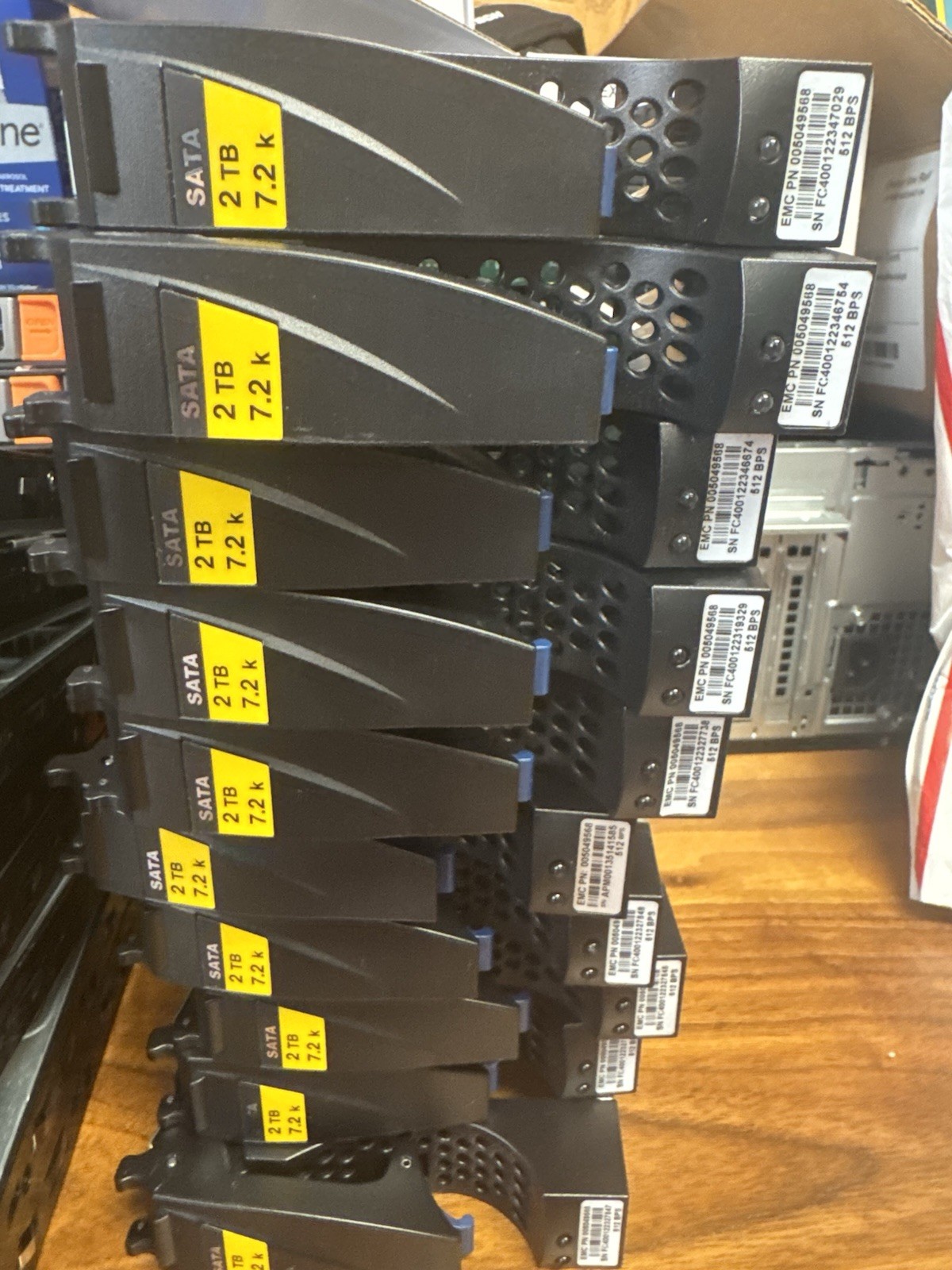 22 LOT COMPLETE EMC VNX 3.5″ Hard Drive Tray/Caddy with Interposer 303-116-003D