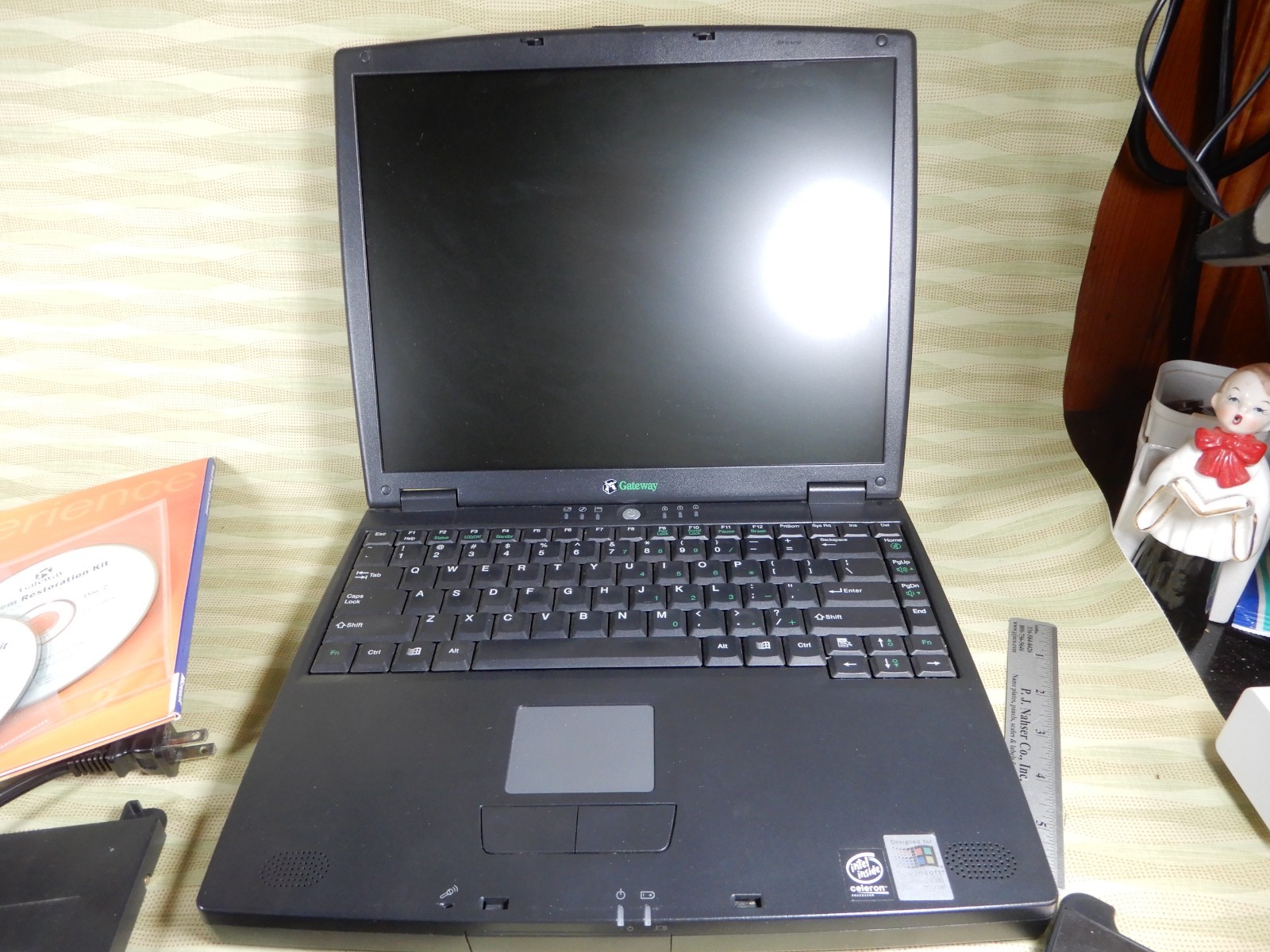 Gateway Solo 5300 Vintage Computer Great Condition No HDD Bundle! Recovery Discs