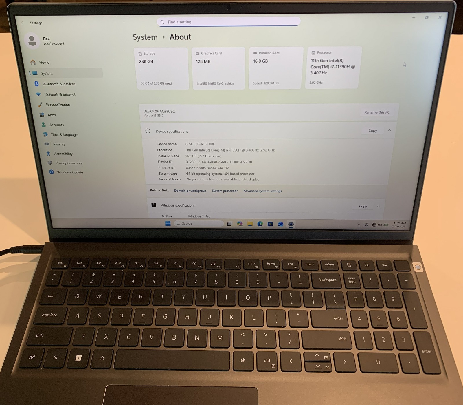 Dell Vostro 15 5510 Laptop i7-11390H 16GB 256GB Backlit keyboard Win11 Pro